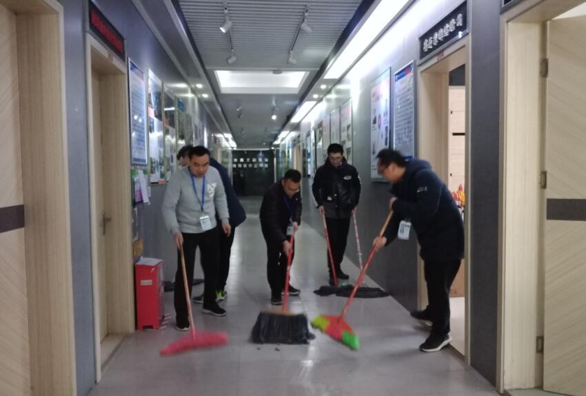 建筑工程系党支部开展“共建美丽校园、展示和谐现代”主题党日活动