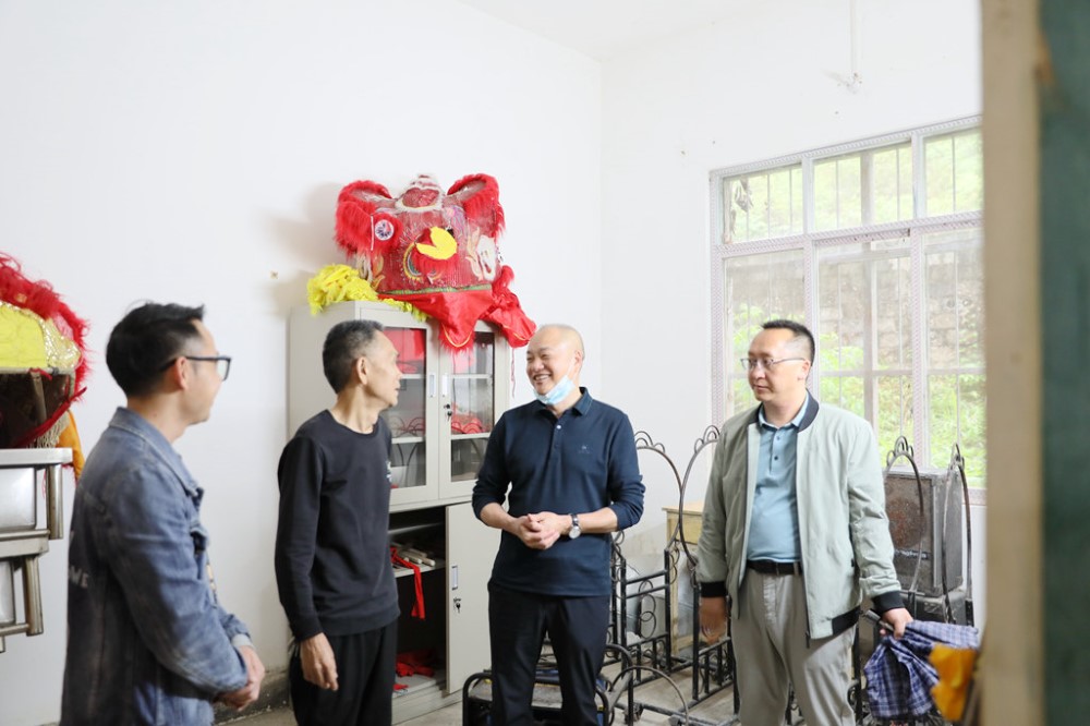我校教师赴大化县六也乡中心小学开展民族文化进校园活动交流
